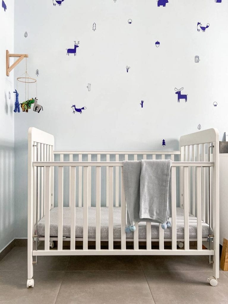 מיטת תינוק בעיצוב חדרי ילדים